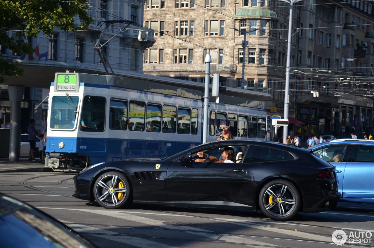 Ferrari GTC4Lusso