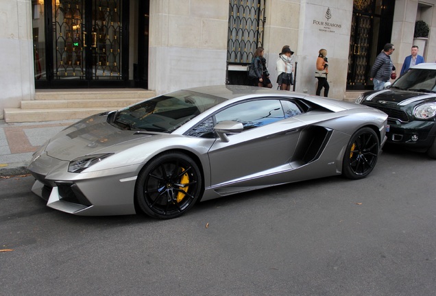 Lamborghini Aventador LP700-4