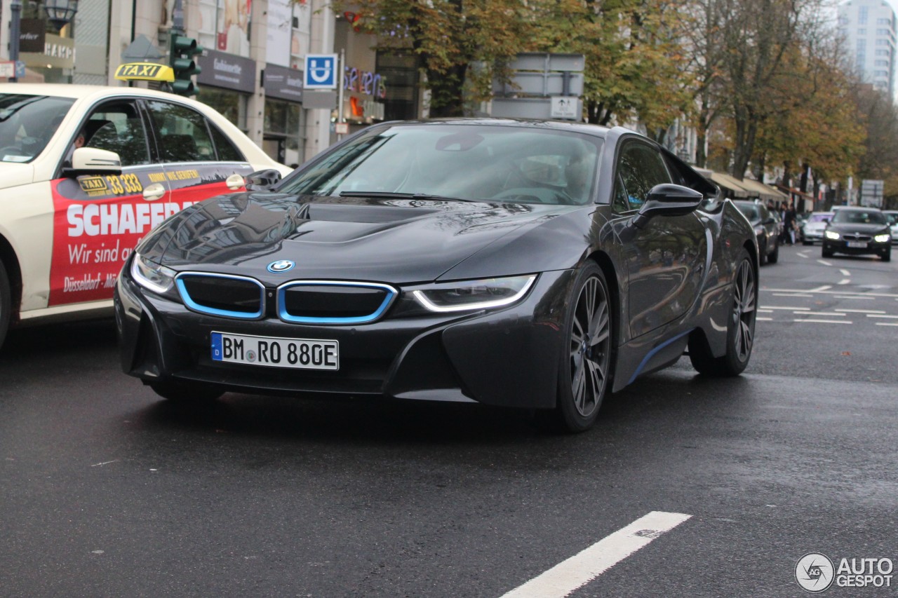 BMW i8