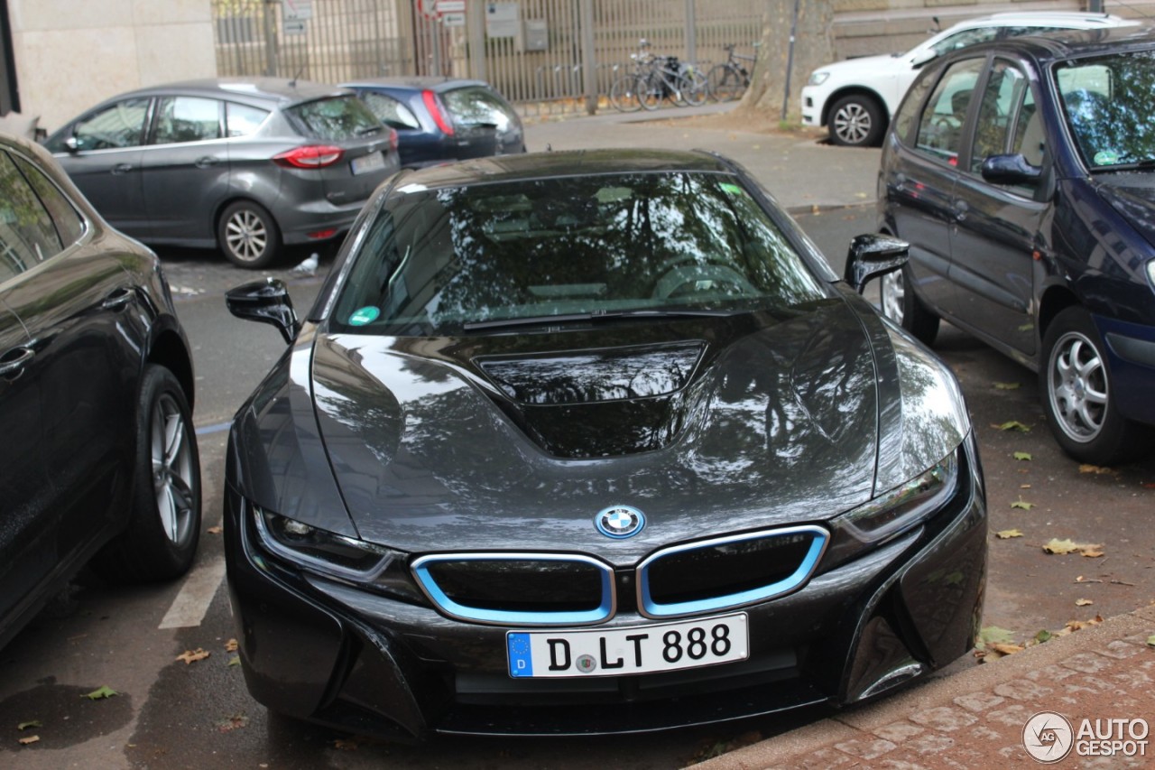 BMW i8