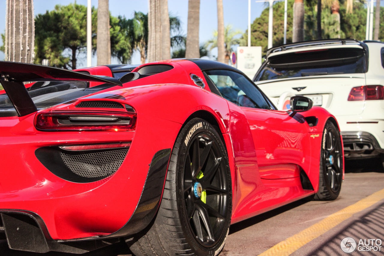 Porsche 918 Spyder Weissach Package