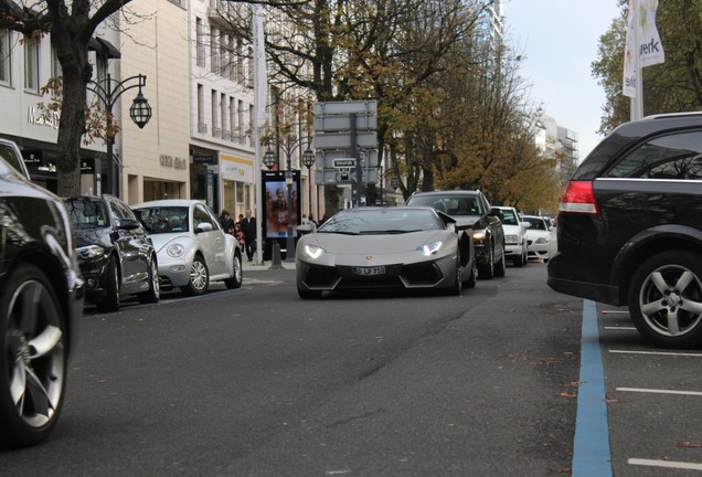 Lamborghini Aventador LP700-4 Roadster