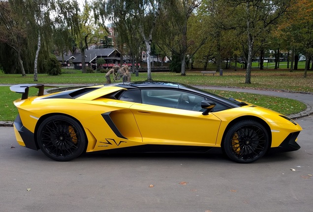 Lamborghini Aventador LP750-4 SuperVeloce Roadster