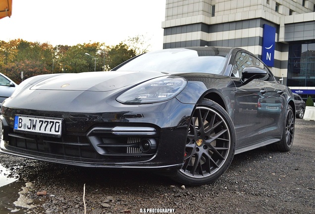 Porsche 971 Panamera Turbo