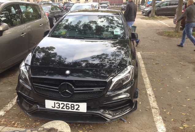 Mercedes-AMG A 45 W176 2015