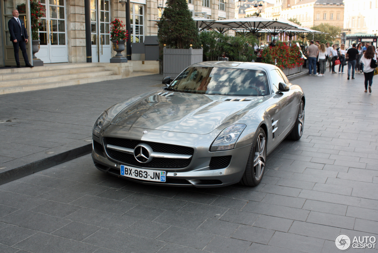 Mercedes-Benz SLS AMG