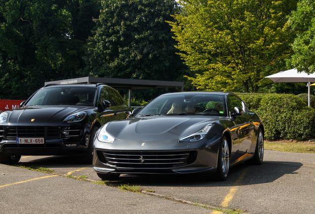 Ferrari GTC4Lusso