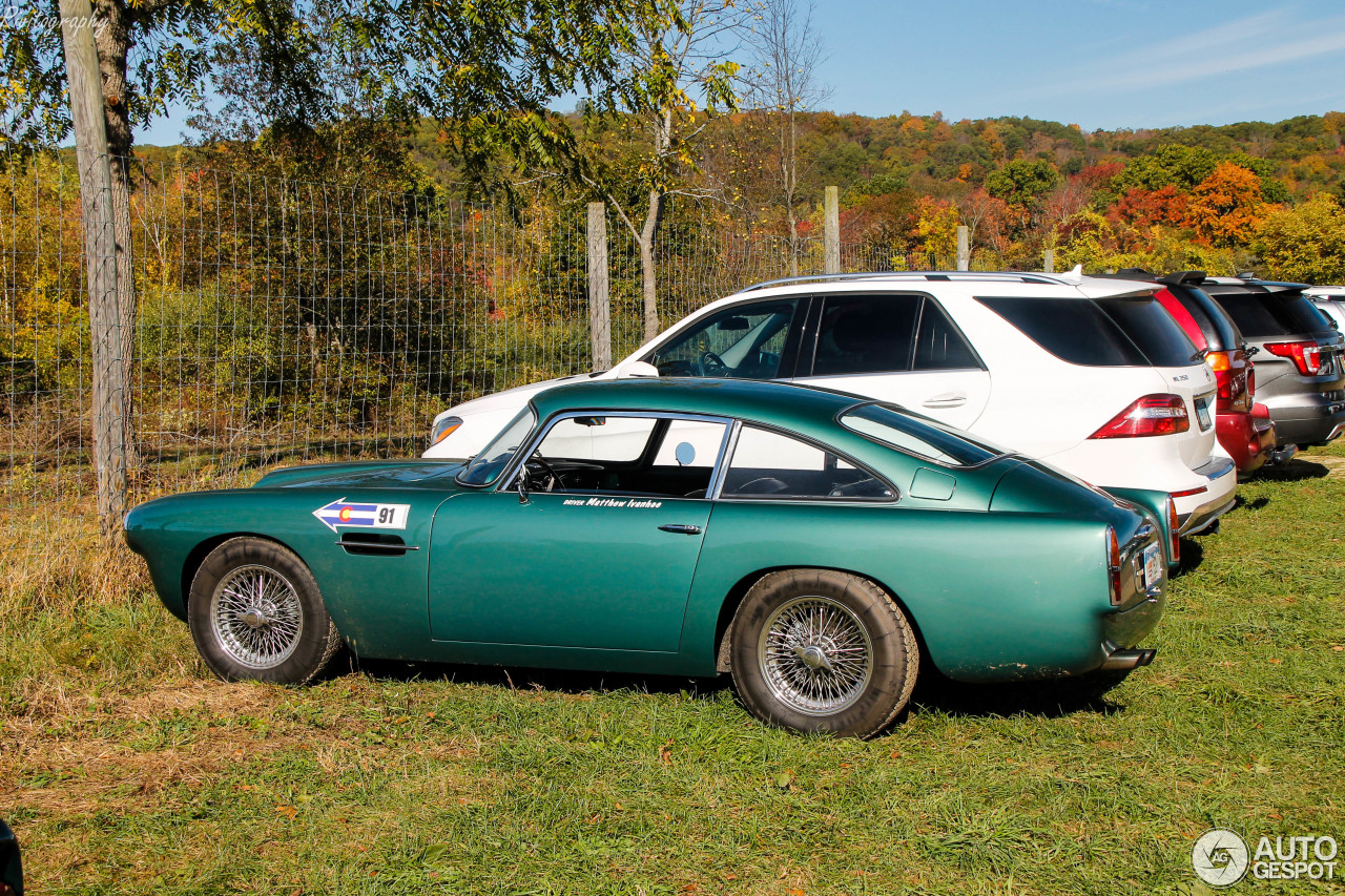 Aston Martin DB4