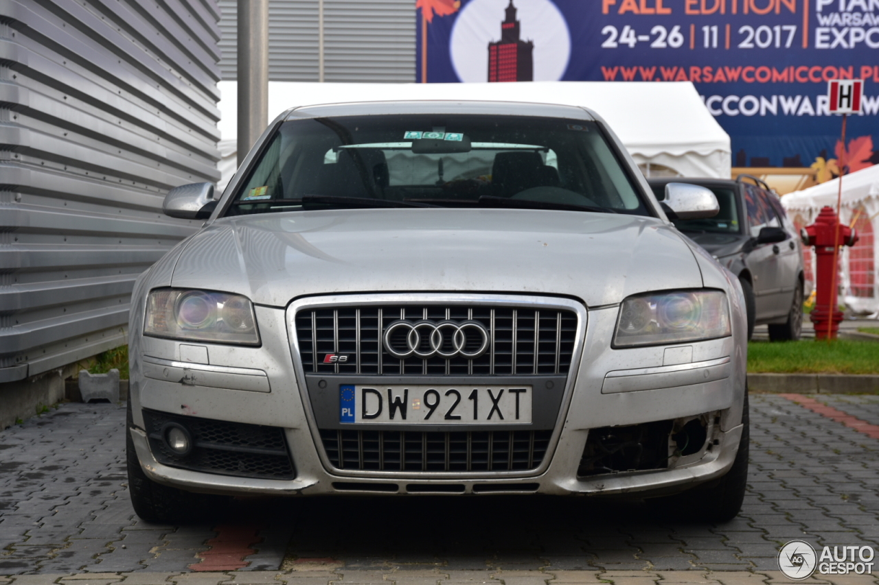 Audi S8 D3