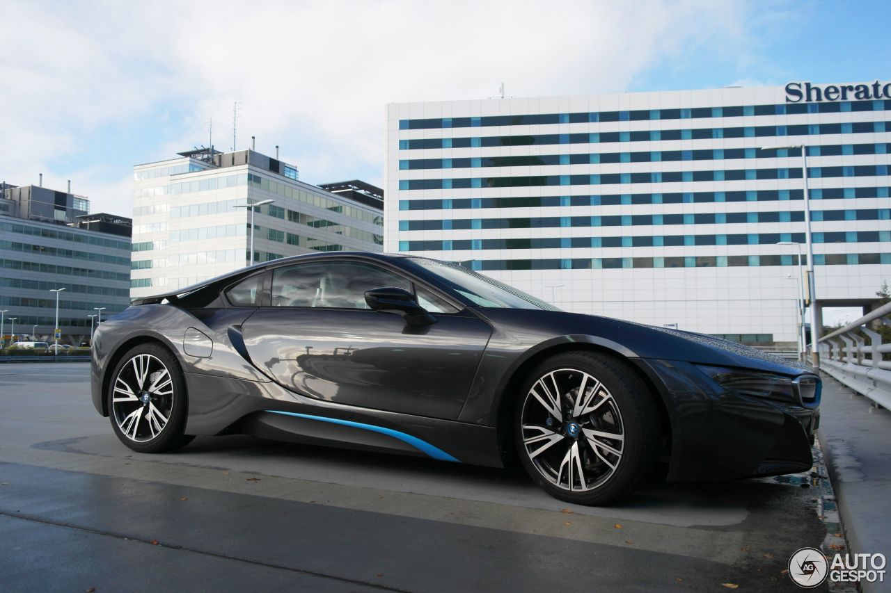 BMW i8