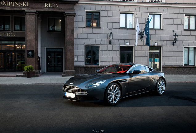 Aston Martin DB11