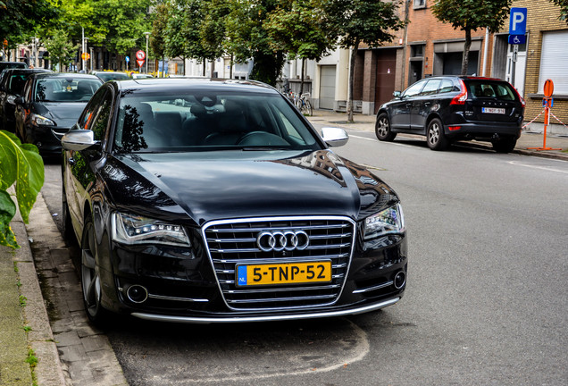 Audi S8 D4