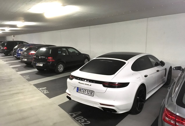 Porsche 971 Panamera Turbo S E-Hybrid Executive