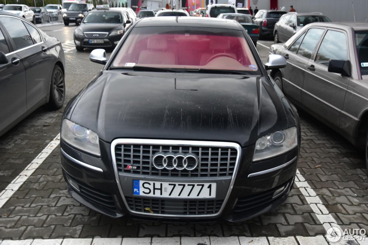 Audi S8 D3