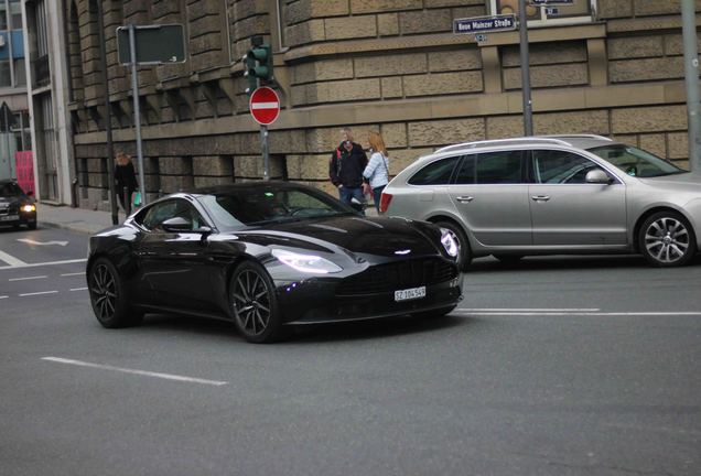 Aston Martin DB11