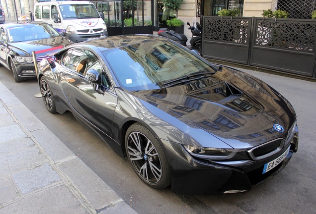 BMW i8