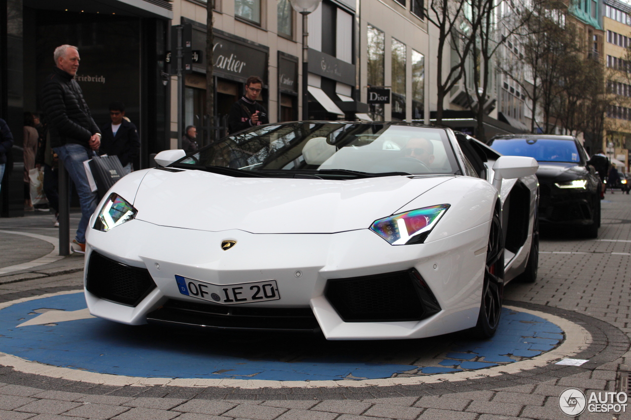 Lamborghini Aventador LP700-4 Roadster