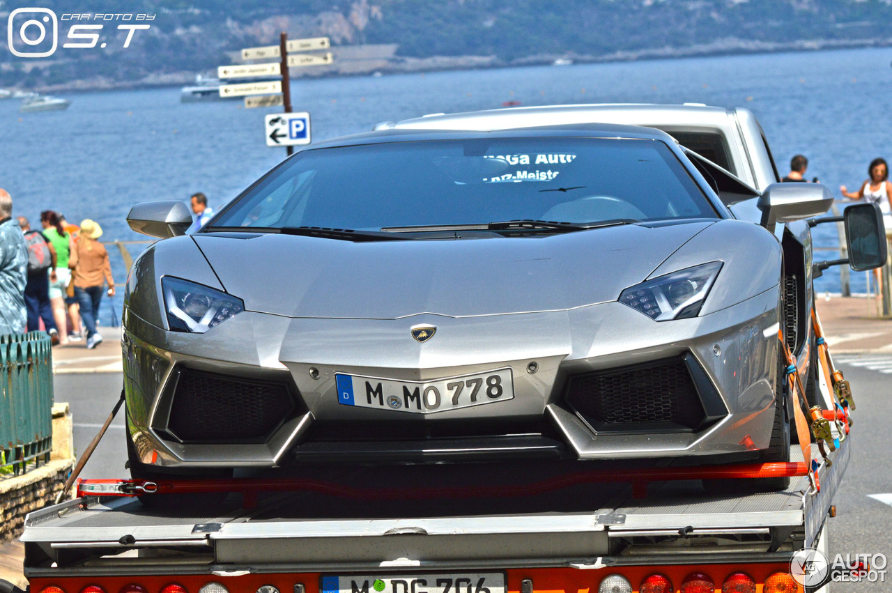 Lamborghini Aventador LP700-4 Roadster