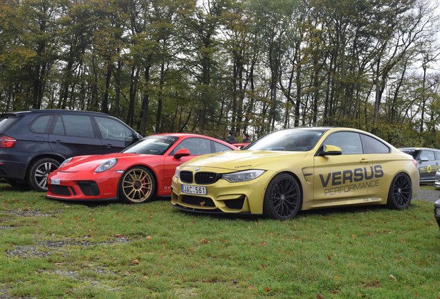 BMW M4 F82 Coupé Versus Performance