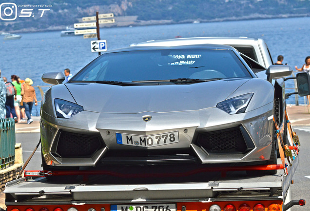 Lamborghini Aventador LP700-4 Roadster