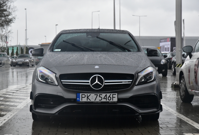 Mercedes-AMG A 45 W176 2015