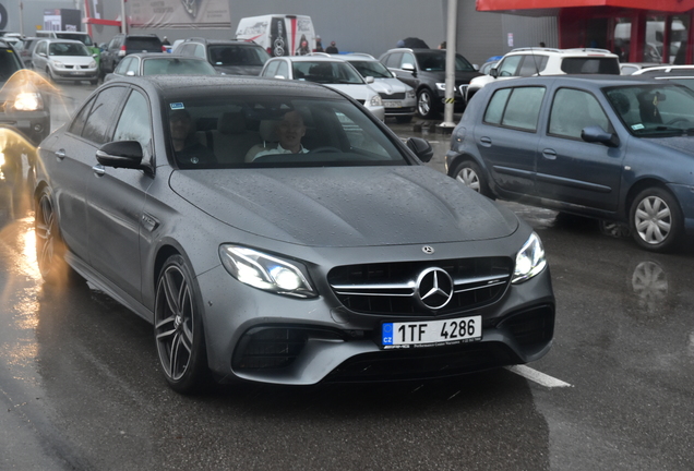 Mercedes-AMG E 63 S W213