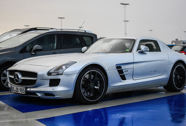 Mercedes-Benz SLS AMG