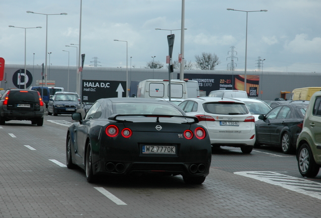 Nissan GT-R 2015