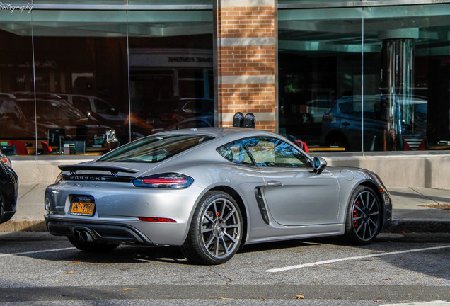 Porsche 718 Cayman S