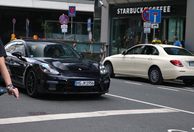 Porsche 971 Panamera Turbo