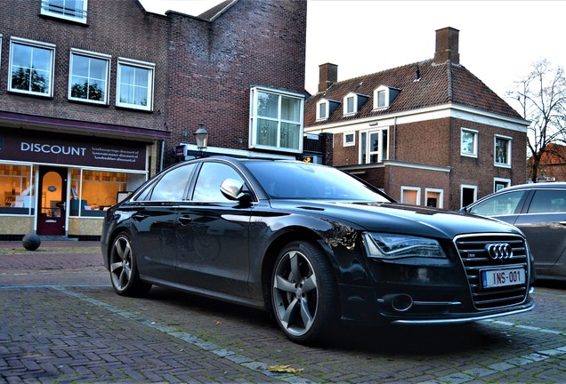 Audi S8 D4