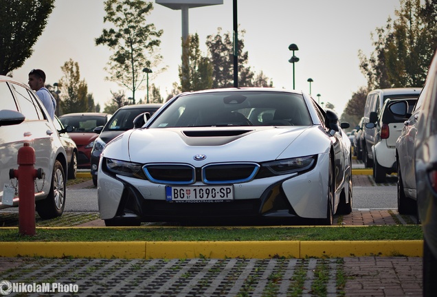 BMW i8