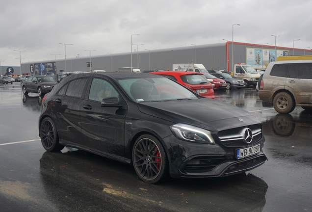 Mercedes-AMG A 45 W176 2015