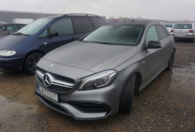 Mercedes-AMG A 45 W176 2015