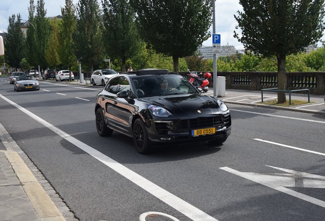 Porsche 95B Macan GTS