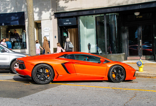 Lamborghini Aventador LP700-4