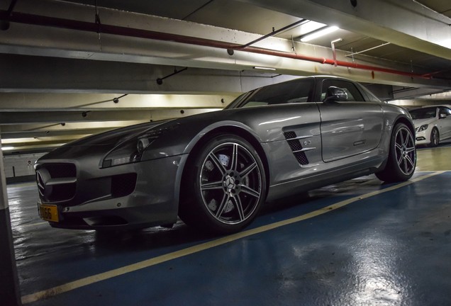 Mercedes-Benz SLS AMG