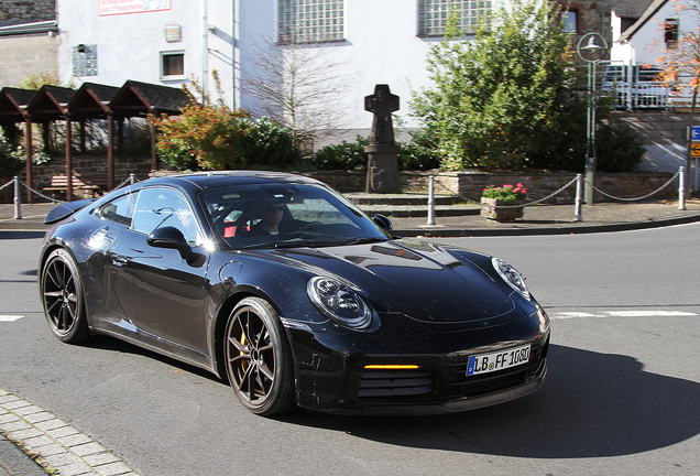 Porsche 992 Carrera 4S