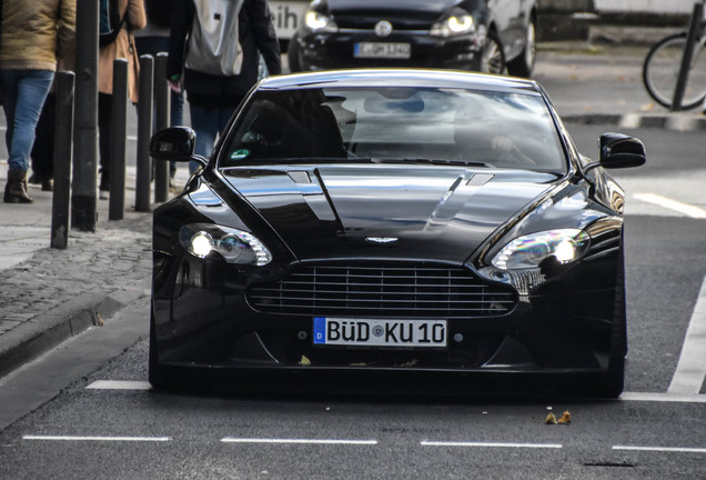 Aston Martin V8 Vantage S