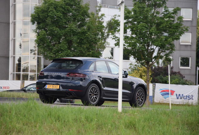 Porsche 95B Macan GTS