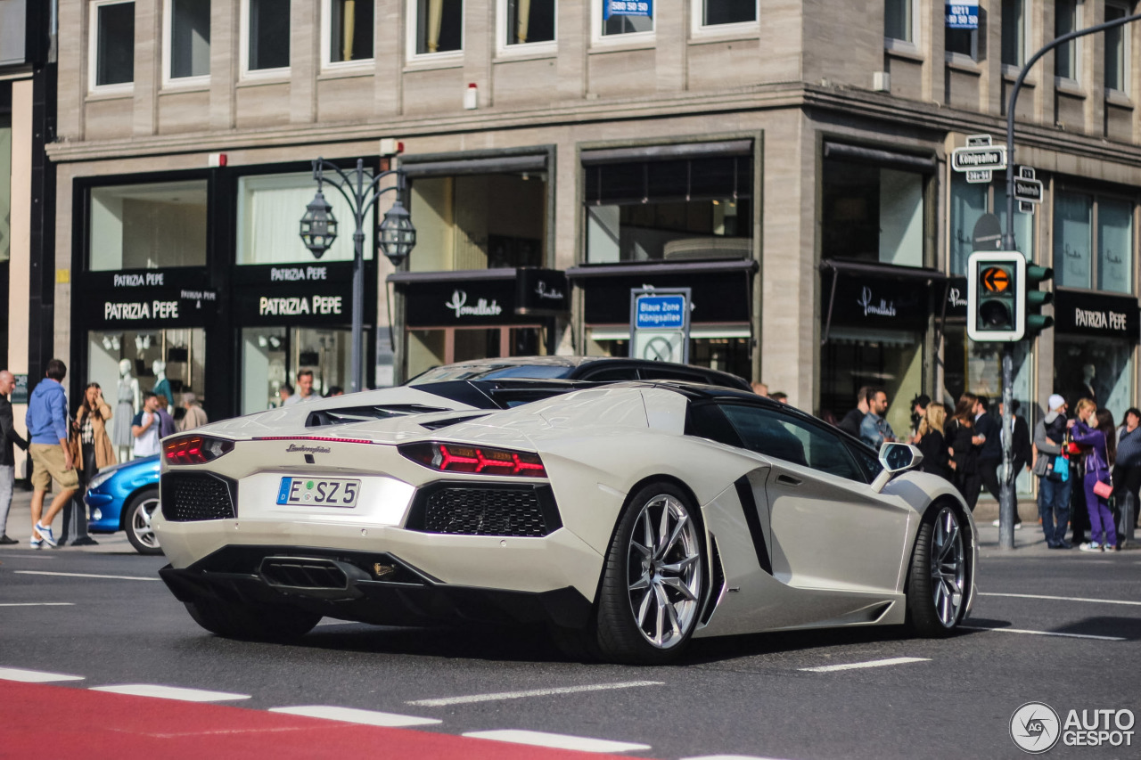 Lamborghini Aventador LP700-4 Roadster