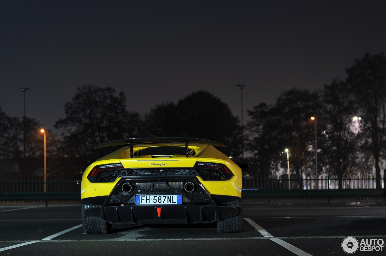 Lamborghini Huracán LP640-4 Performante