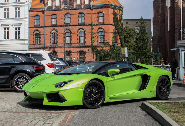 Lamborghini Aventador LP700-4 Roadster