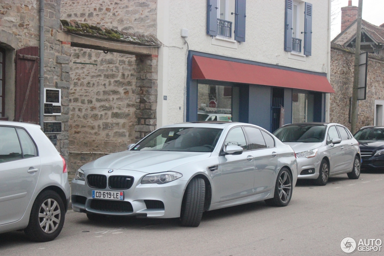 BMW M5 F10 2011