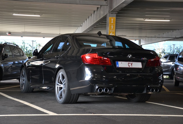 BMW M5 F10 2011