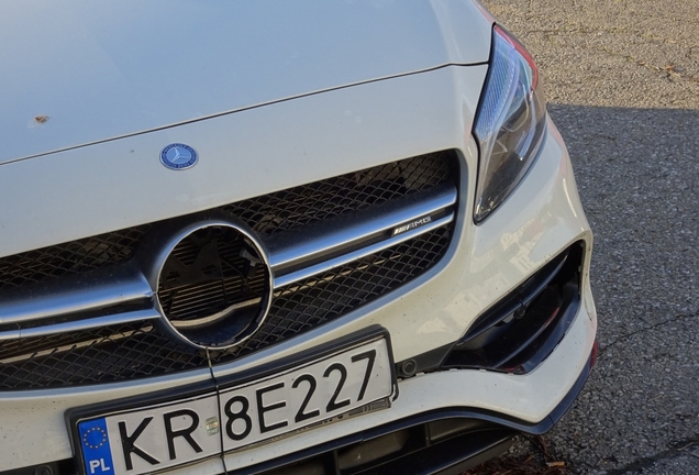 Mercedes-AMG A 45 W176 2015