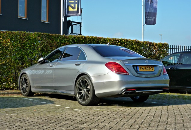 Mercedes-Benz S 65 AMG V222