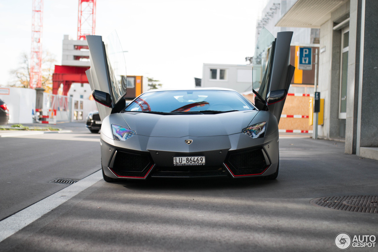 Lamborghini Aventador LP700-4 Roadster Pirelli Edition