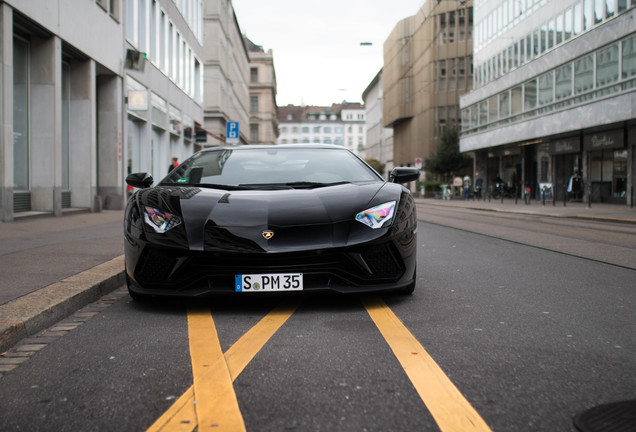 Lamborghini Aventador S LP740-4