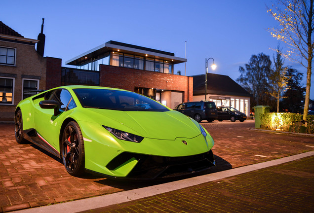 Lamborghini Huracán LP640-4 Performante